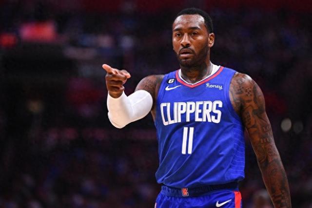 布朗尼夏联首秀9中2得到4分 湖人17号秀12中3