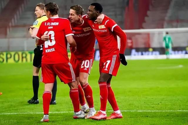 詹姆斯30+得分传奇继续 湖人或送独行侠6连败